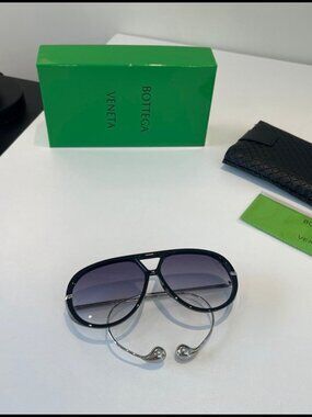 Bottega Veneta Black Aviator Silver Ball Gradient Sunnies
